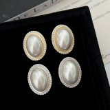 Pearl oval shape earrings