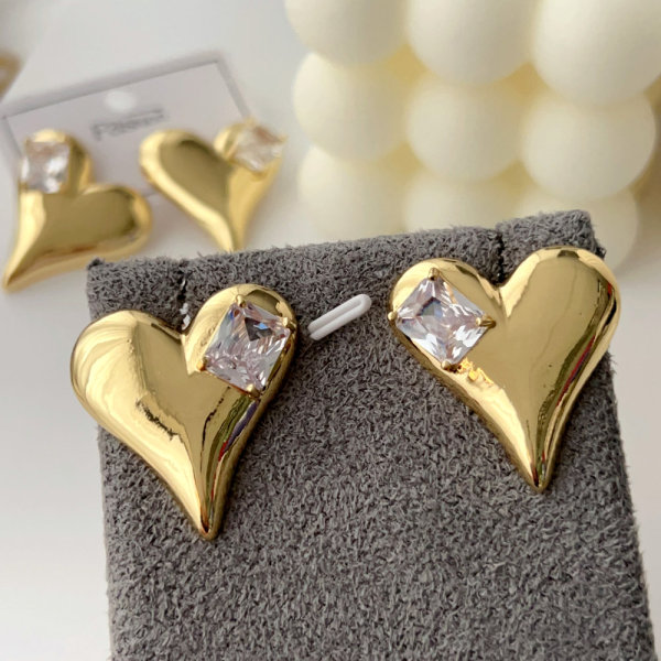 Chunky heart earrings