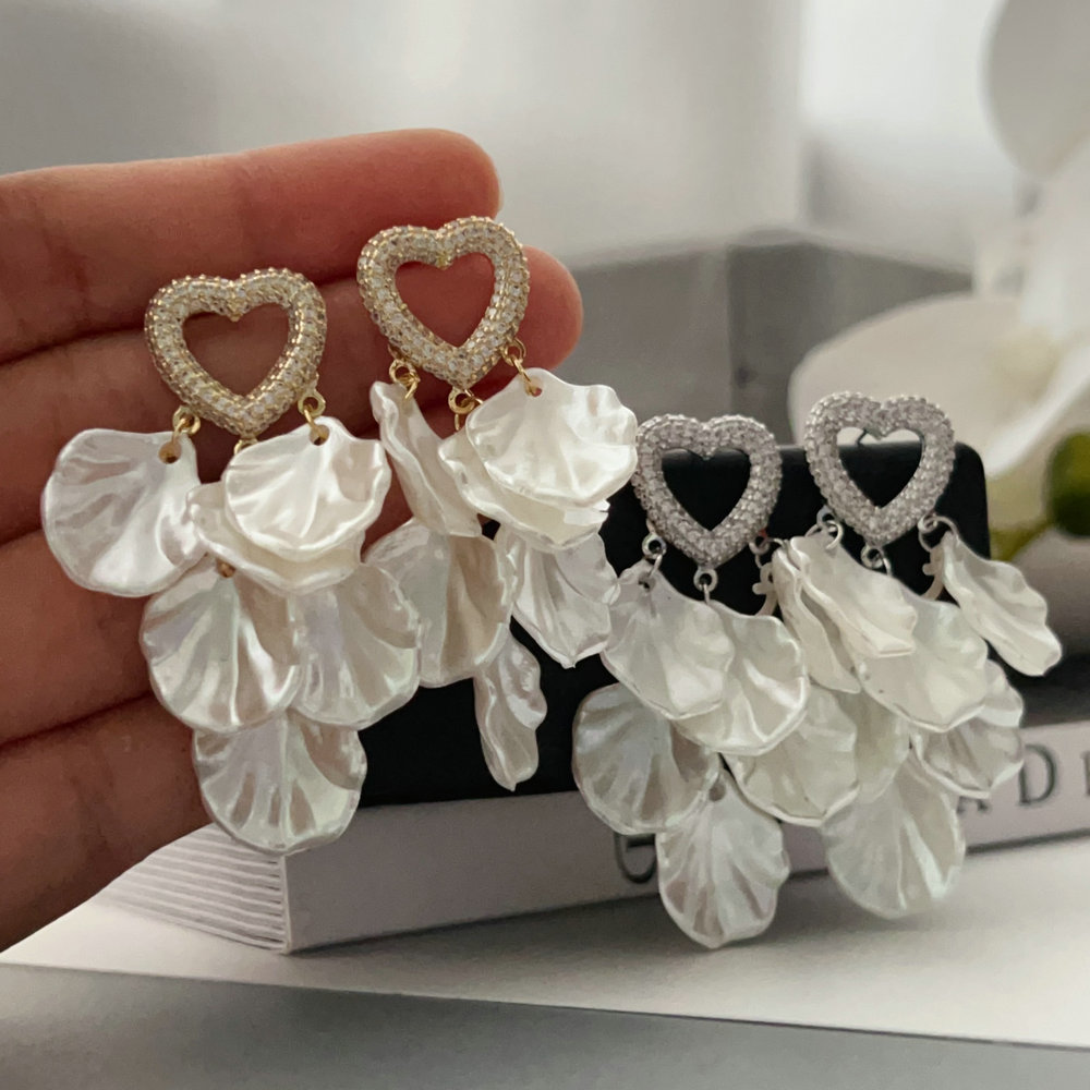 Heart glass shell charm earrings