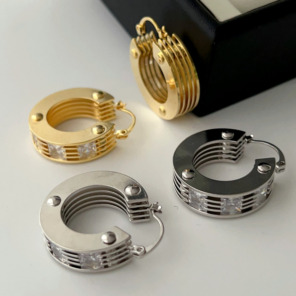 Pave chunky circle hoop