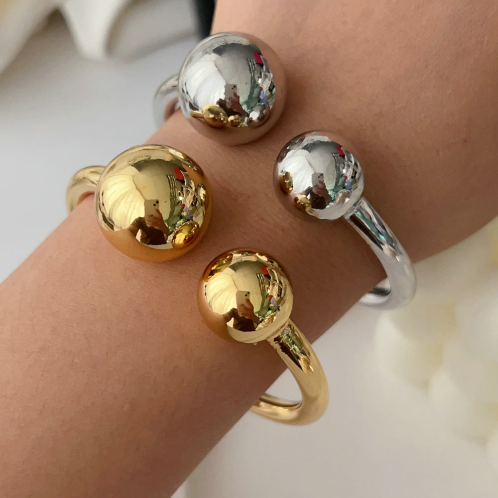 Chunky ball cuff