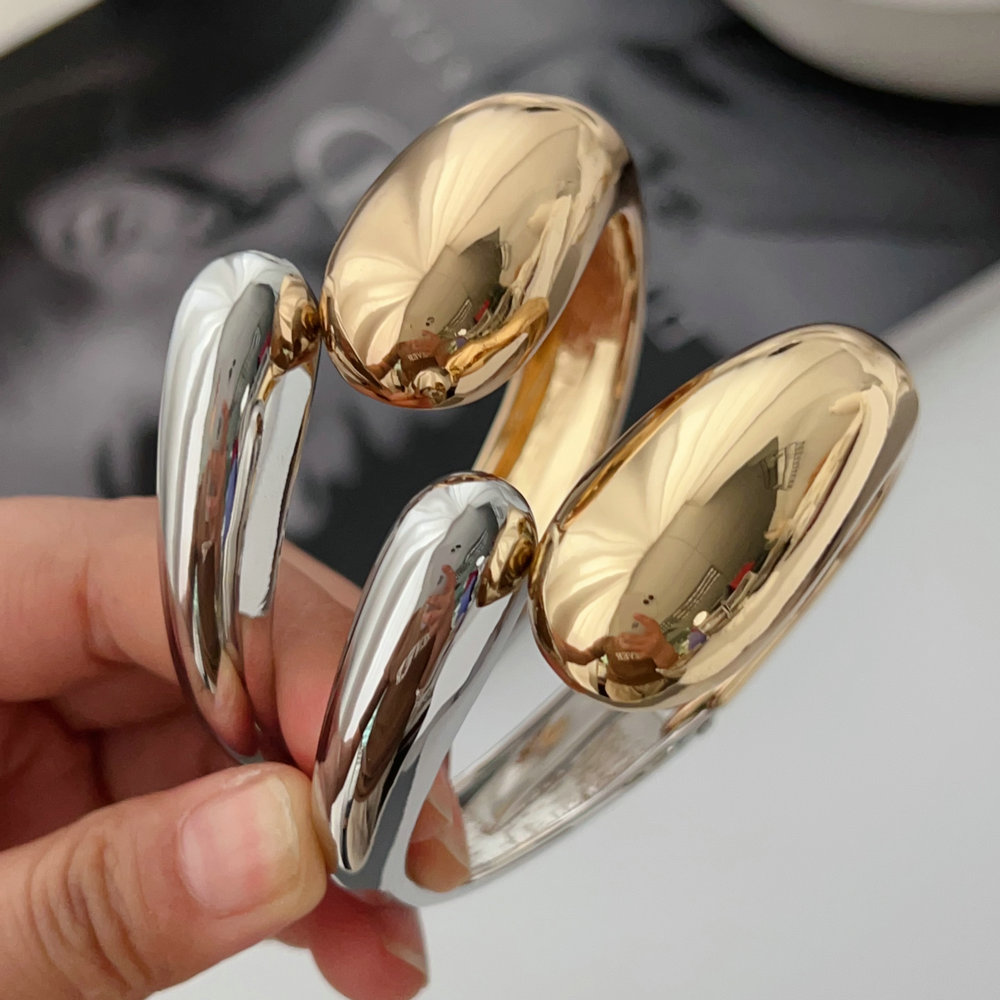 Chunky metal cuff