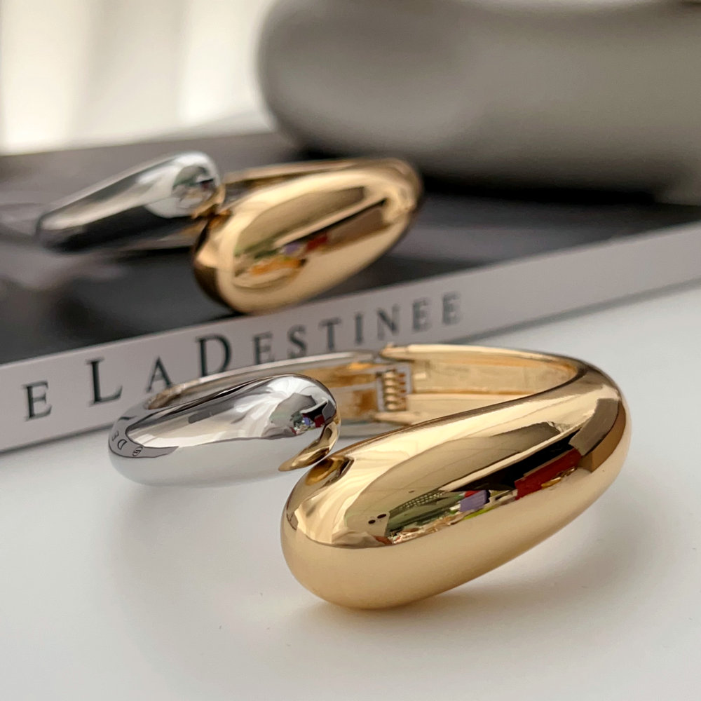 Chunky metal cuff