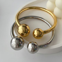 Chunky ball cuff
