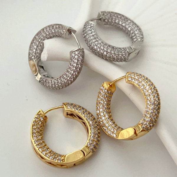 Pave zircon basic hoop