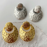 Metal round earrings