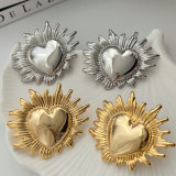 Chunky metal heart earrins