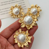 Chunky pearl flower earrings
