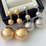 Chunky wire drawing ball earrings