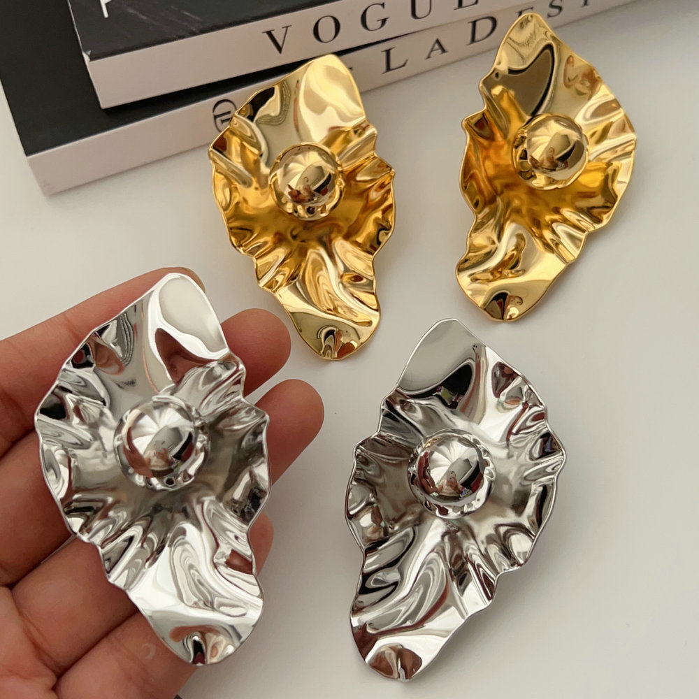 Chunky fold metal earrings