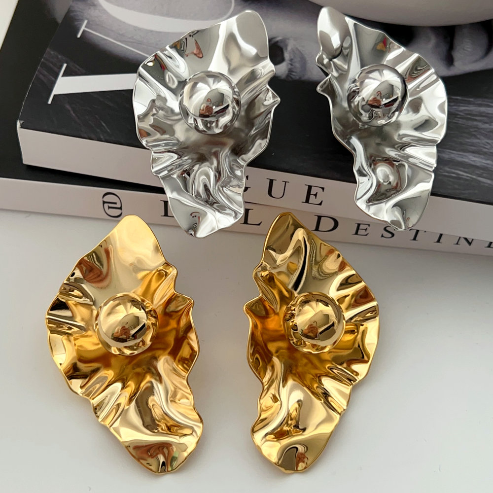 Chunky fold metal earrings