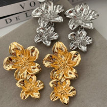 Metal flower earrings