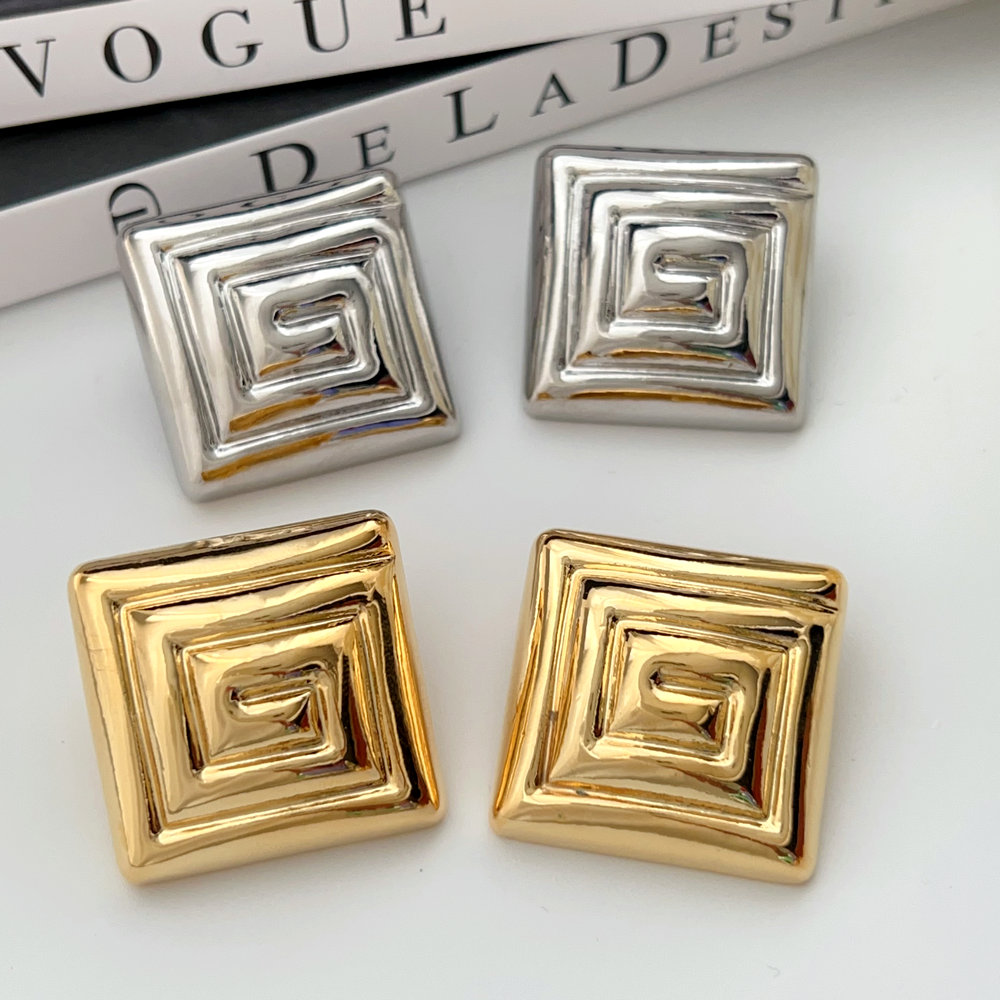 Chunky square earrings