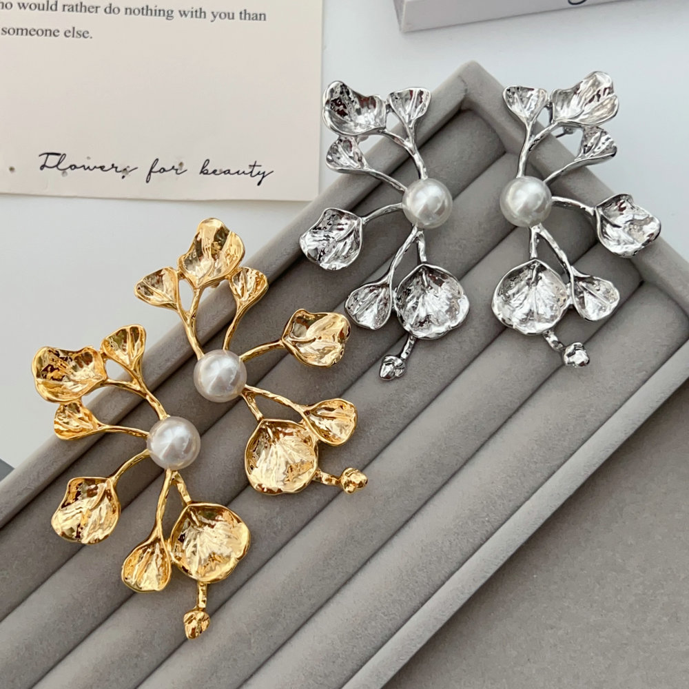 Chunky metal leaf earrings