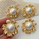 Chunky pearl flower earrings