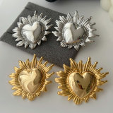 Chunky metal heart earrins