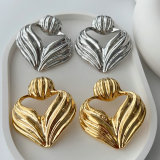 Chunky heart earrings