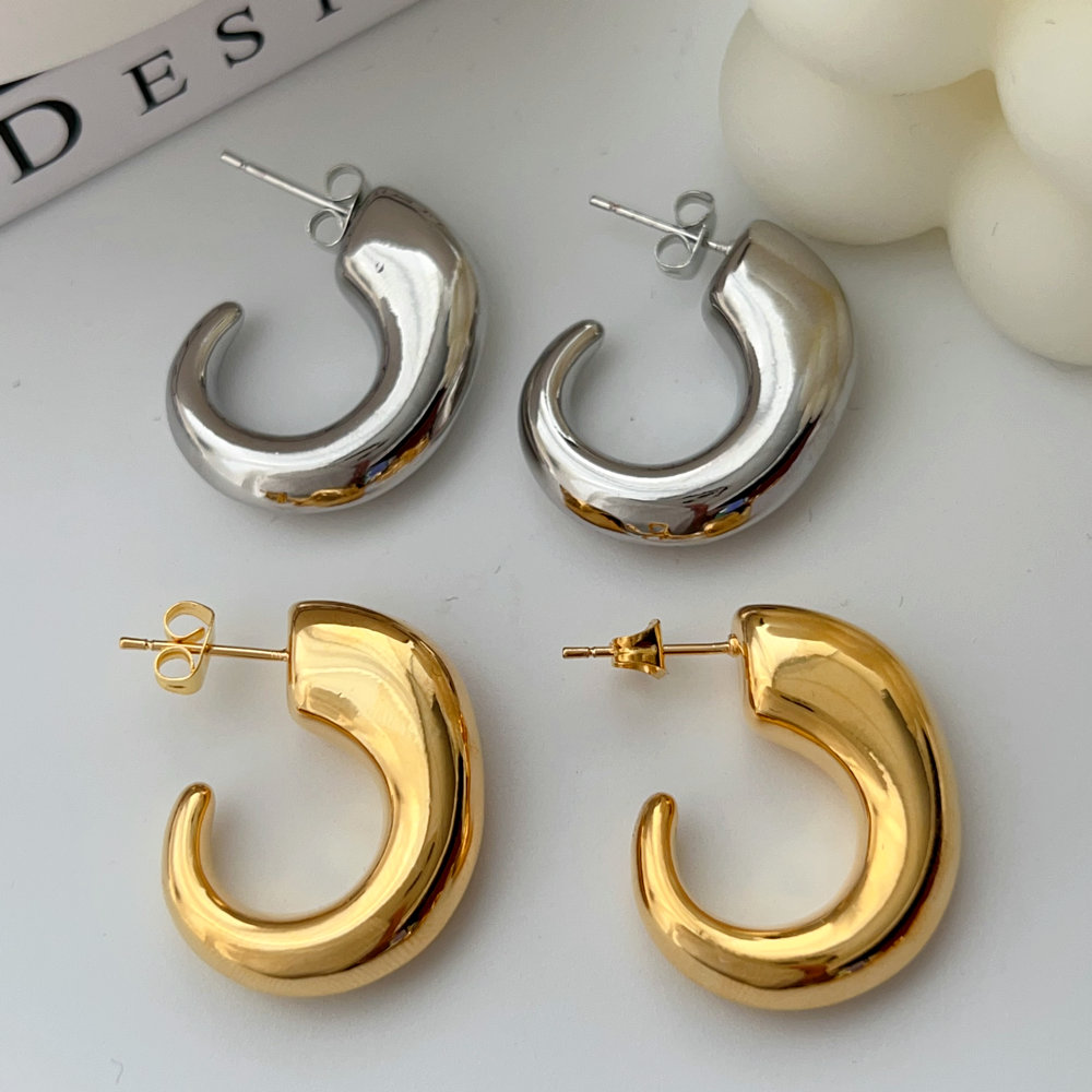 Metal moon earrings