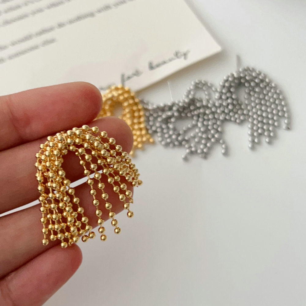 Small ball earrings