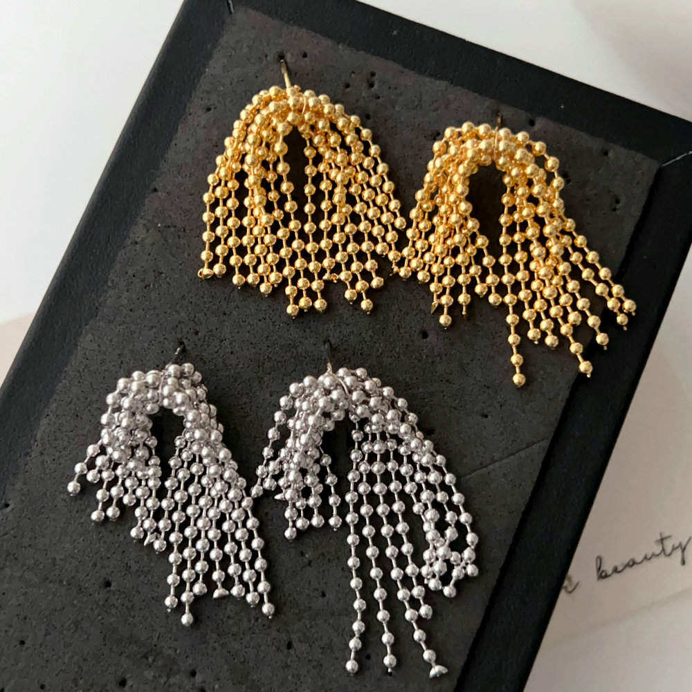 Small ball earrings