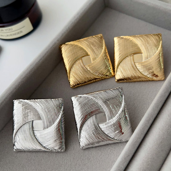 Metal chunky square earrings