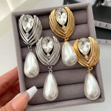 Chunky pearl earrings
