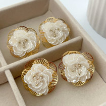 Flower earrings