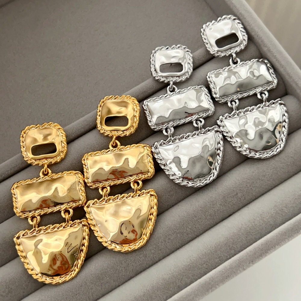 Chunky metal earrings