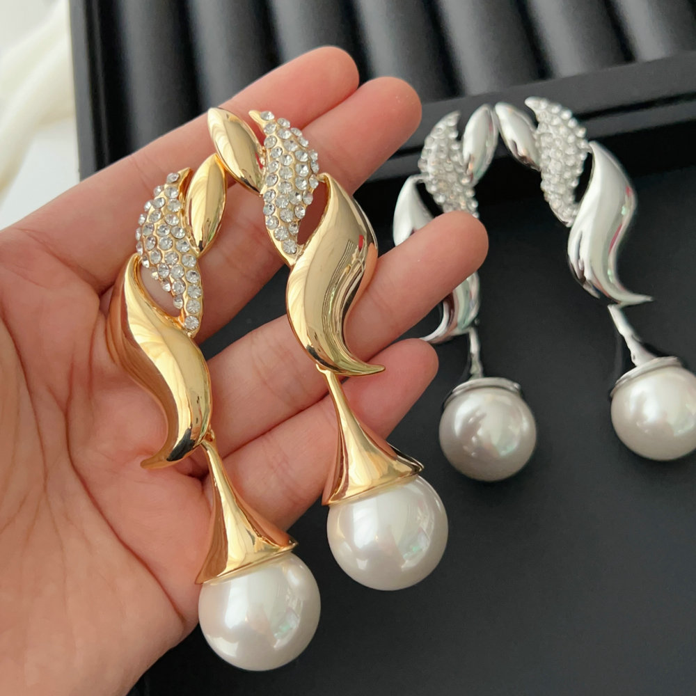 Chunky metal pearl earrings