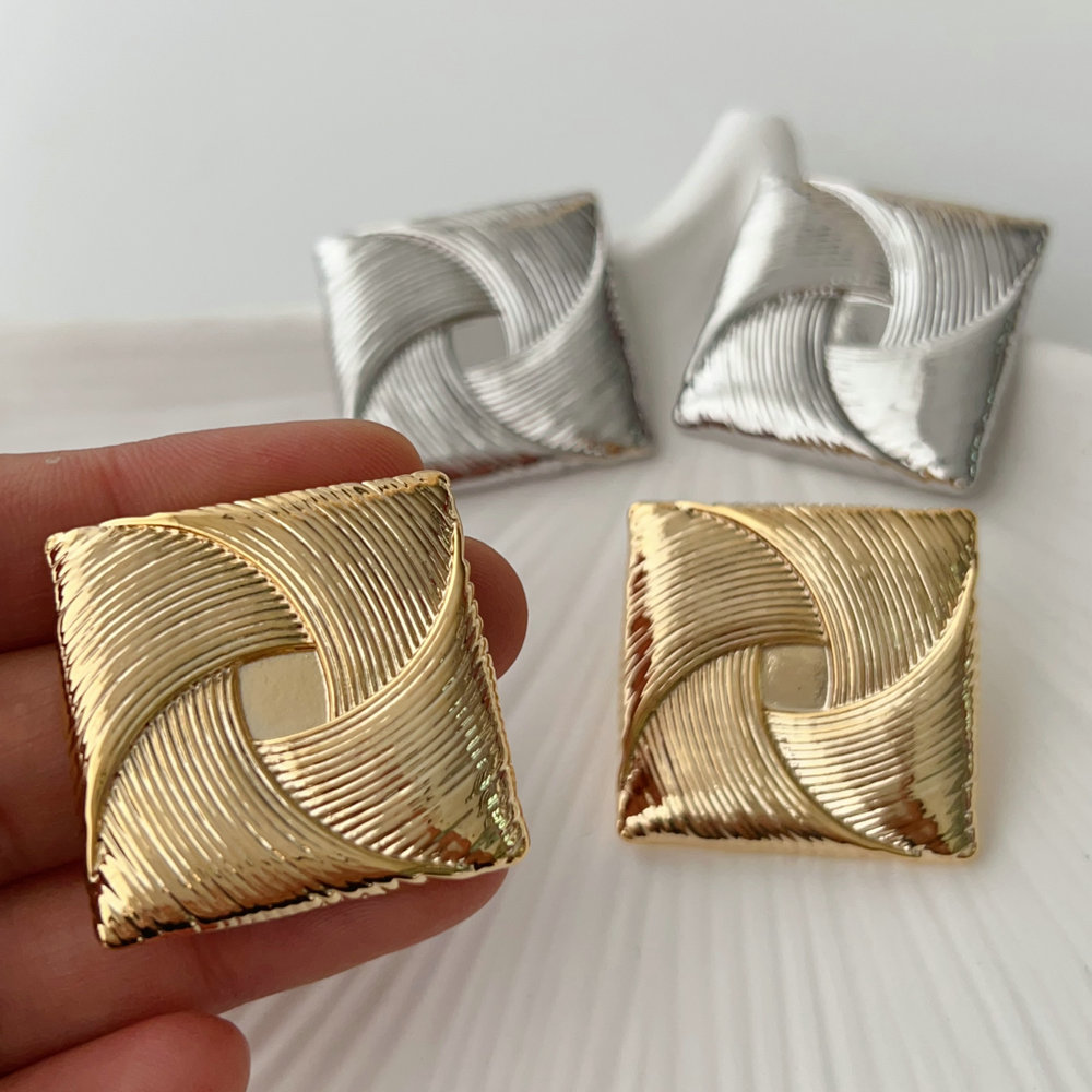 Metal chunky square earrings