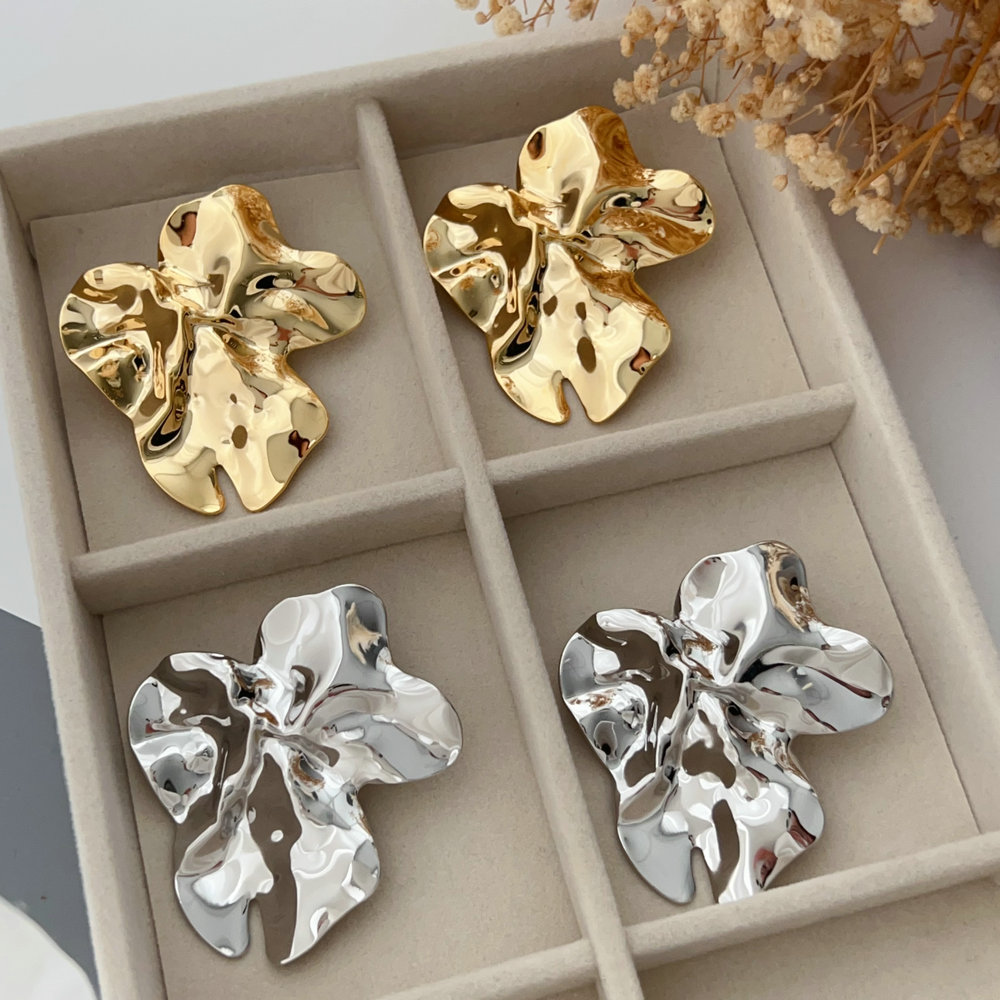 Chunky metal earrings