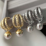 Pearl drop earrings