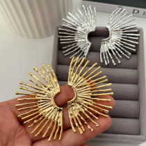 Chunky leaf earrings