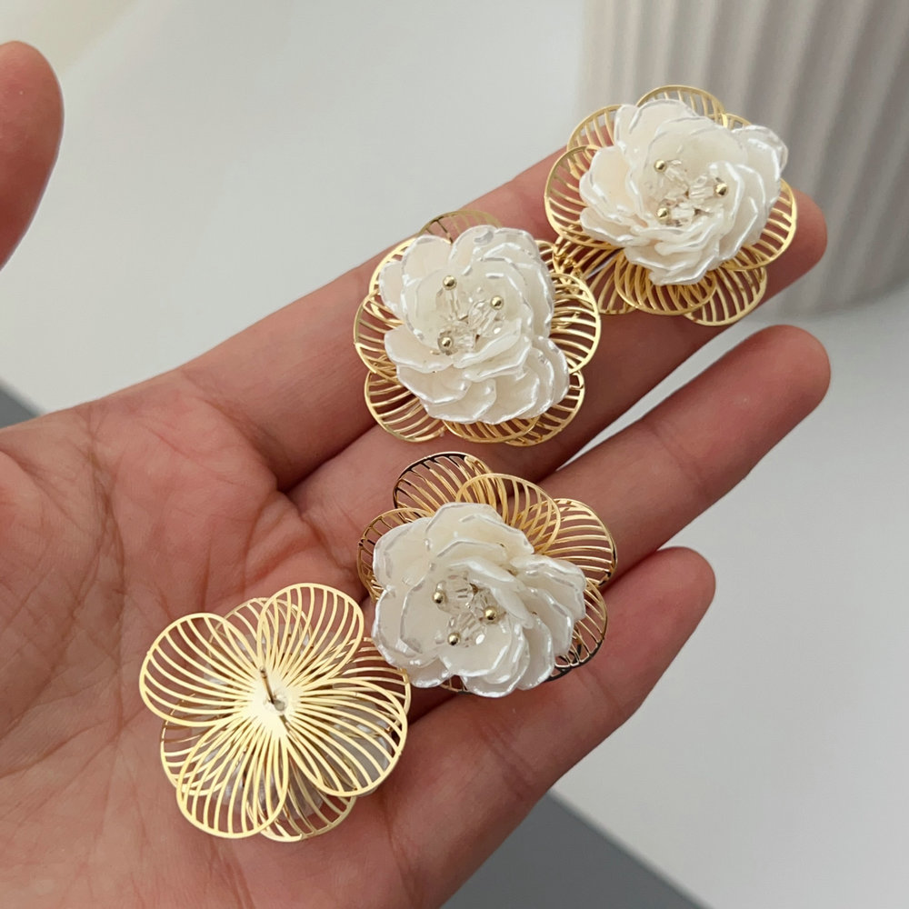 Flower earrings