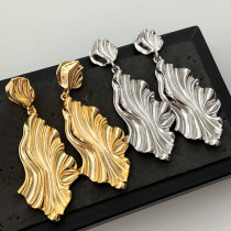 Metal wave earrings