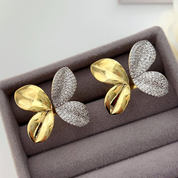 Pave zircon butterfly ring