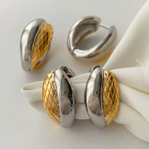 Oval shape two color earrings