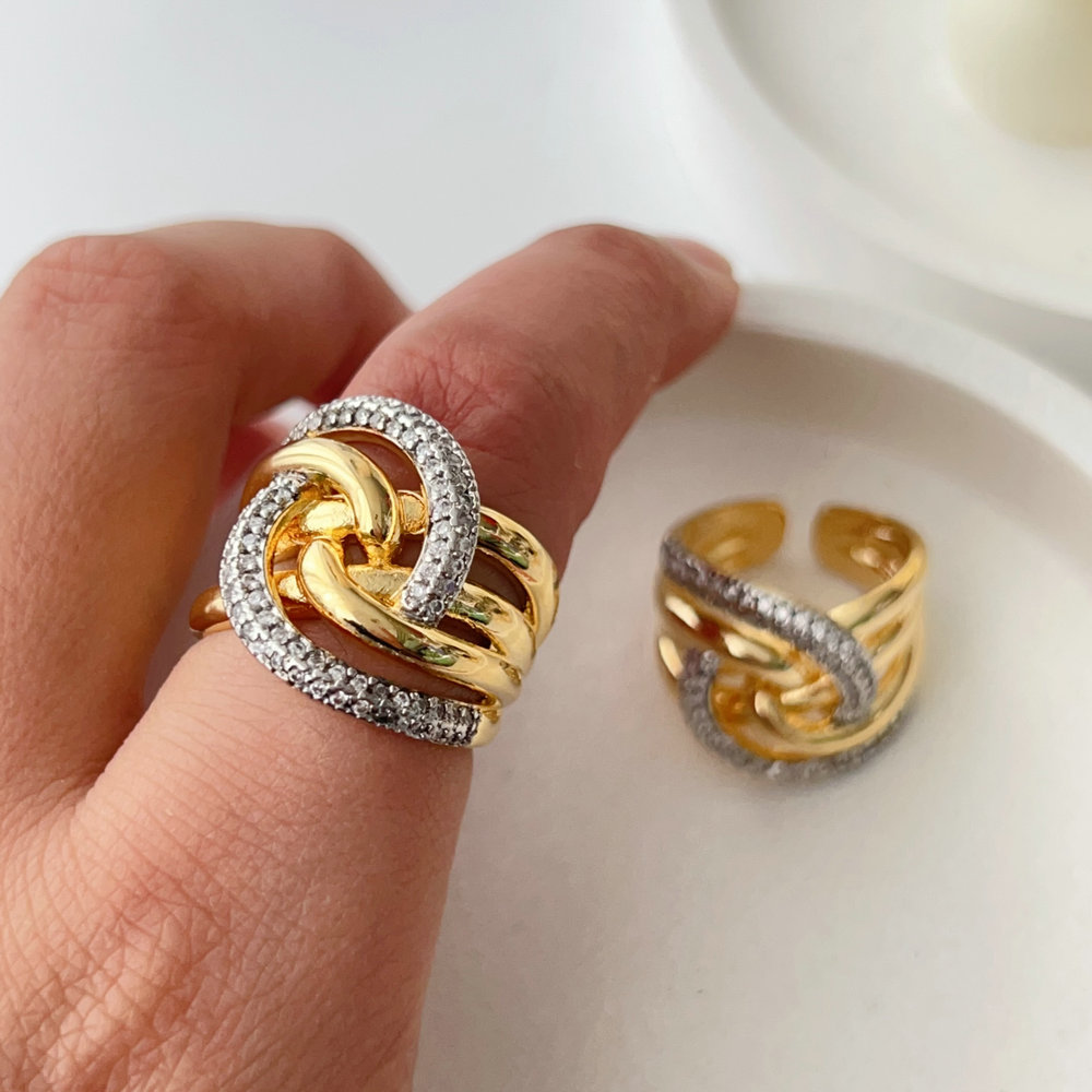 Pave zircon twist ring