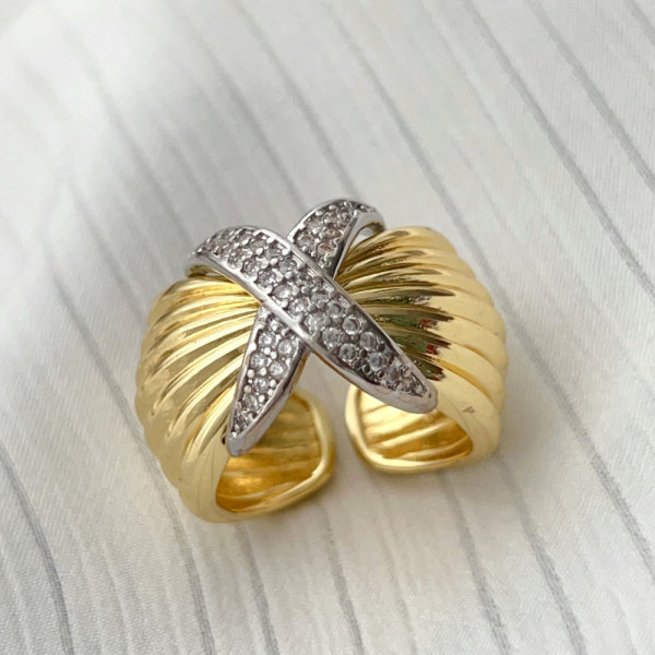 Pave cross ring