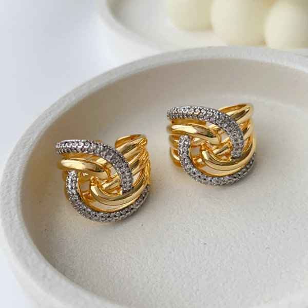 Pave zircon twist ring