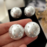 Chunky round shape earrings