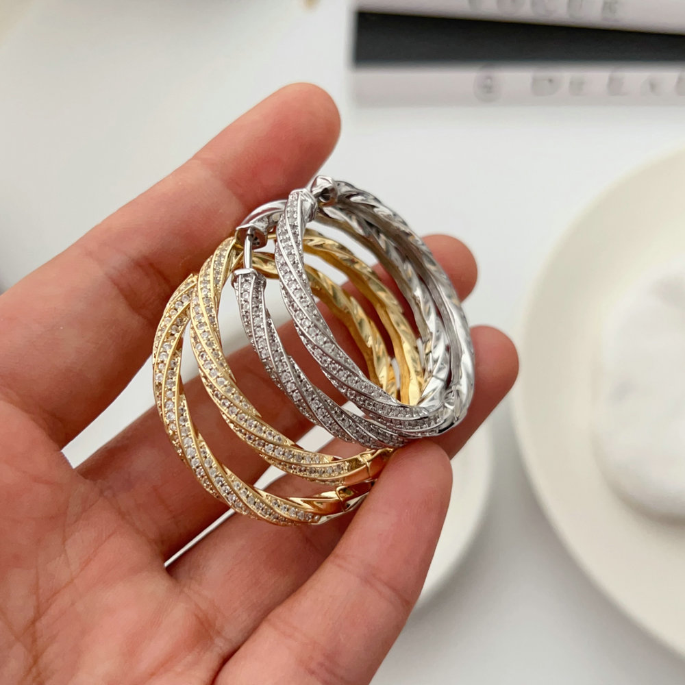 Pave zircon twist hoop