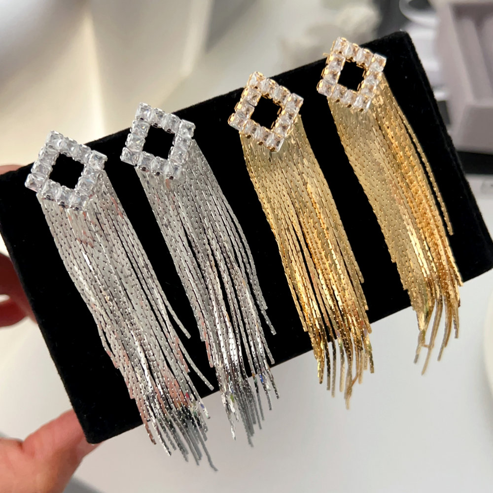 Chain tassel earrings
