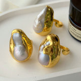 Baroque pearl ring