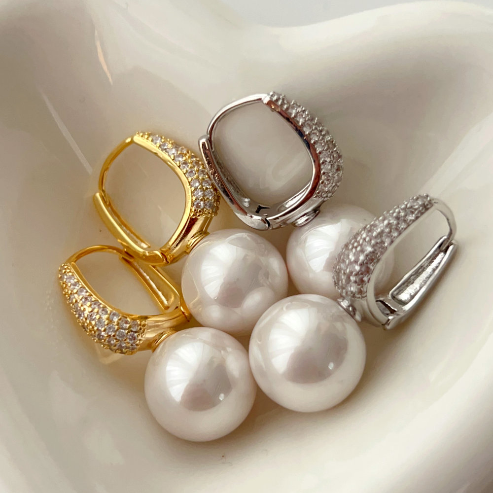 Simple pearl drop earrings