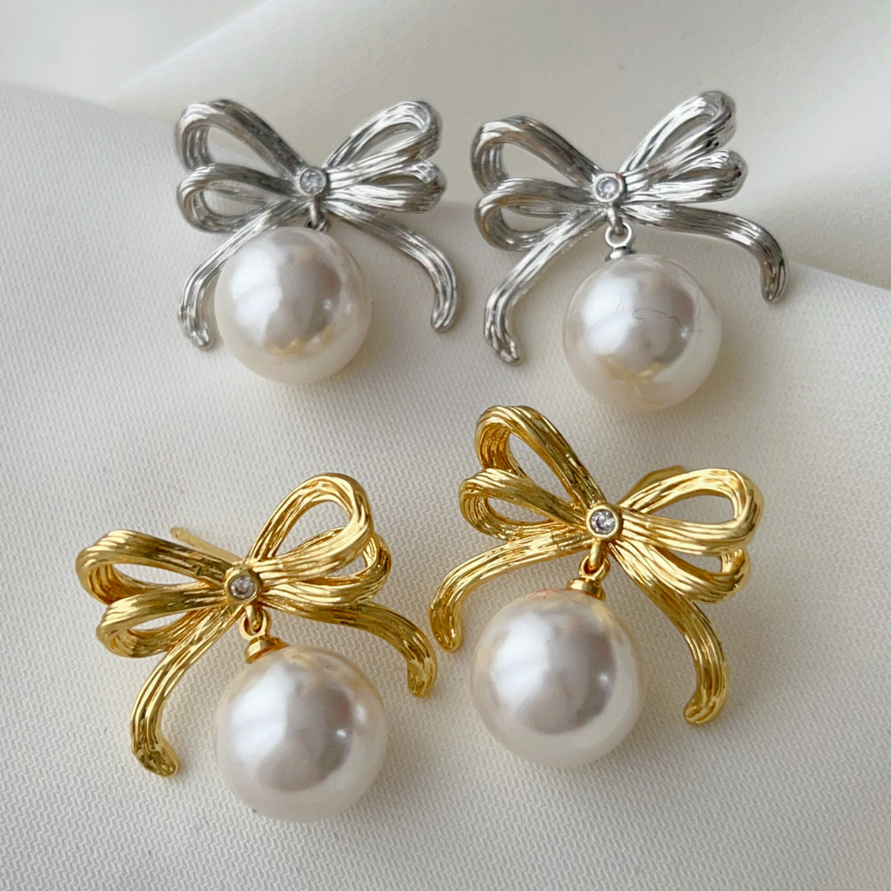 Bow earrings