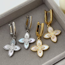Clover pendant earrings
