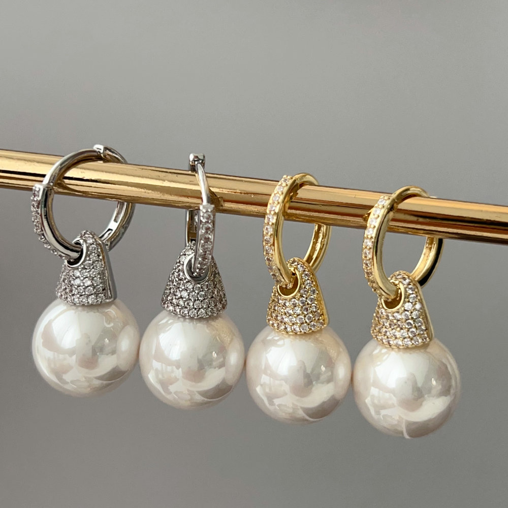 Pearl drop earrings