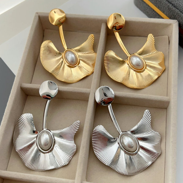 Leaf earrings