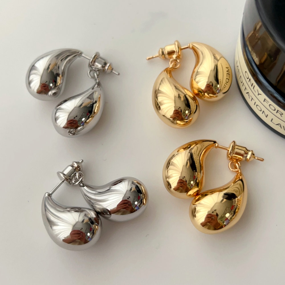 Teardrop earrings